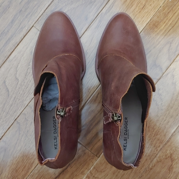 Kelsi Dagger Brooklyn Watchman Ankle Boots - Picture 6 of 10